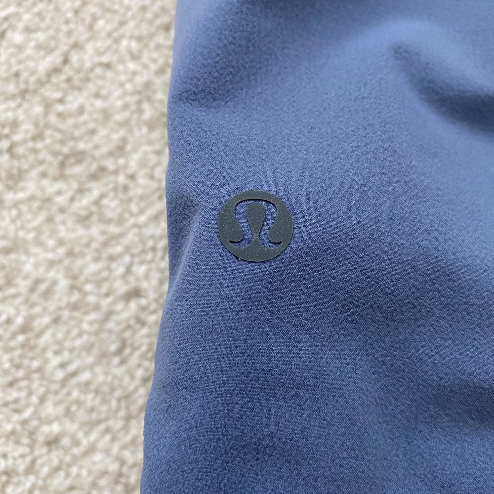 Lululemon Athletica Blue Shorts - Men's Medium - Picture 3 of 3